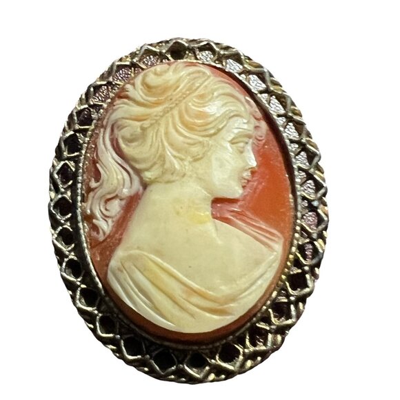 Vintage‎ Cameo Brooch Pendant Goldtone Right Facing - Picture 1 of 3